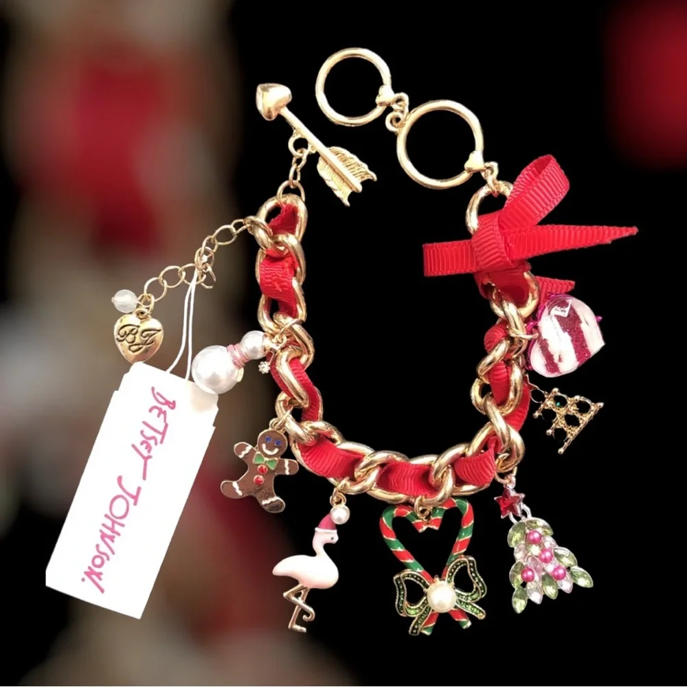 New Betsey Johnson Gold Tone Christmas Charm Rhinestone / crystal Bracelet - Picture 3 of 16
